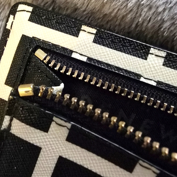 Kate Spade Gorgeous Black and White Checkered Wallet w gold hardware! - Picture 5 of 5